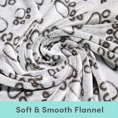 Premium Soft & Fluffy Pet Blanket – Warm, Cozy & Adorably Designed Mat for Cats and Dogs